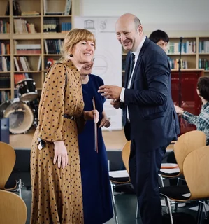 Klaus Schilling, Stefanie Sasaki-Sellmer und Jessika Hellge im Gespräch