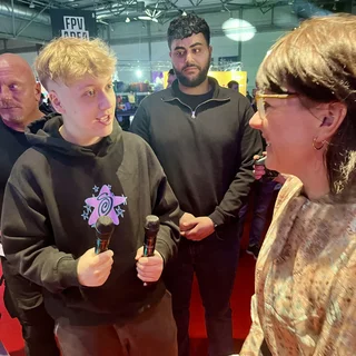 Rezon ay im Gespräch mit Jessika Hellge